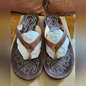Olukai Panioli size 11